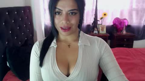 Snapshot of _m_y_q_u_e_e_n_ chatting on October 31, 2025, 4:19 pm QUEEN online show from October 31, 2025, 4:19 pm