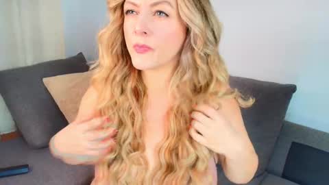 Lady Chanel online show from March 12, 2026, 7:53 pm