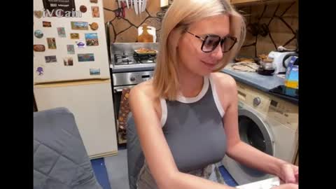 _magic_kis online show from April 18, 2026, 12:03 am
