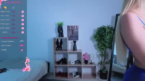 Snapshot of _maneki_neko_ chatting on February 25, 2026, 10:36 am Emma online show from February 25, 2026, 10:36 am