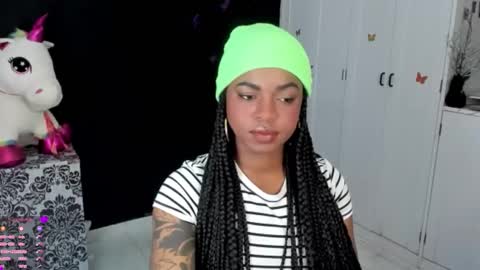 MARCELA online show from November 6, 2025, 4:35 am