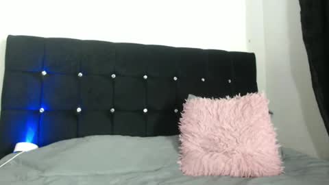 Snapshot of _maria__maria chatting on December 11, 2024, 10:06 pm _maria__maria online show from December 11, 2024, 10:06 pm
