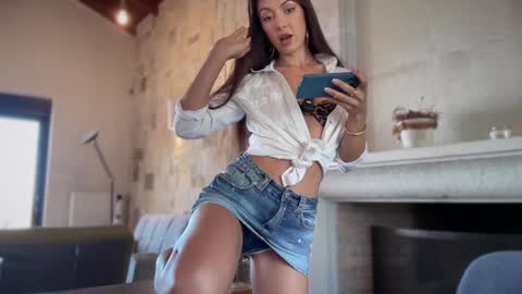 Snapshot of _mariarty_ chatting on October 1, 2025, 10:43 am Marie -   -25 discount online show from October 1, 2025, 10:43 am