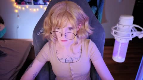 Snapshot of _mariko_ chatting on January 26, 2025, 2:52 pm Mariko online show from January 26, 2025, 2:52 pm