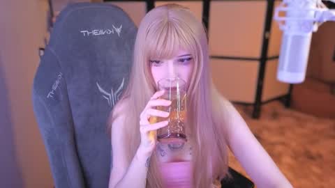 Snapshot of _mariko_ chatting on October 12, 2025, 3:11 pm Mariko online show from October 12, 2025, 3:11 pm