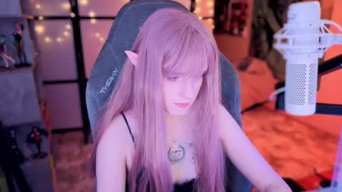 Mariko online show from November 21, 2025, 3:33 pm