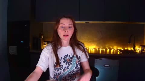 Snapshot of _mary_chili chatting on December 4, 2024, 11:57 pm _mary_chili online show from December 4, 2024, 11:57 pm