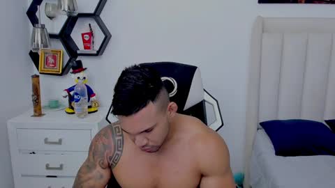 Snapshot of _matthew_santos_ chatting on December 17, 2024, 11:17 am _matthew_santos_ online show from December 17, 2024, 11:17 am