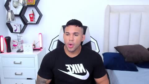 Snapshot of _matthew_santos_ chatting on March 11, 2025, 9:26 pm _matthew_santos_ online show from March 11, 2025, 9:26 pm