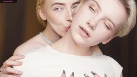 Elva and Kate  online show from May 15, 2026, 7:26 am