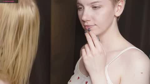 Elva and Kate  online show from May 16, 2026, 10:36 am