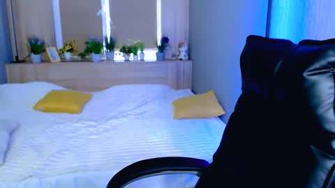 _mi_amore online show from October 12, 2025, 7:07 am