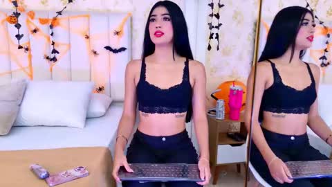 Mia Monroe online show from October 19, 2025, 7:47 pm