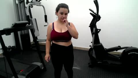  Mia  online show from April 1, 2026, 12:50 pm