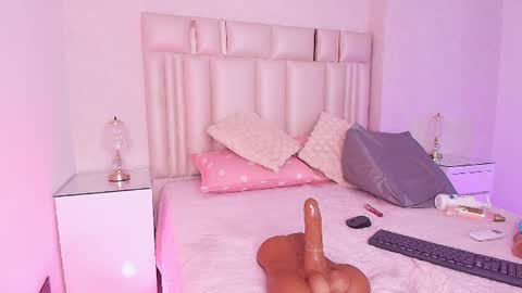 Mia  online show from July 6, 2026, 3:03 pm