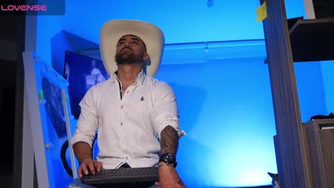 Snapshot of _mikestone chatting on January 1, 2025, 12:00 am soy mike online show from January 1, 2025, 12:00 am