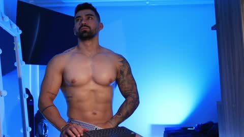 Snapshot of _mikestone chatting on February 1, 2025, 1:51 pm soy mike online show from February 1, 2025, 1:51 pm