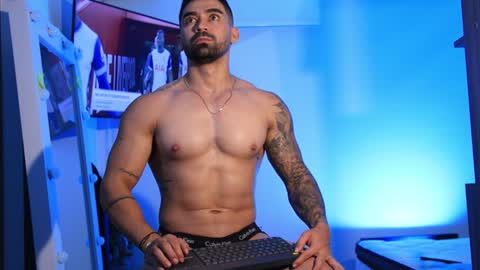 Snapshot of _mikestone chatting on February 6, 2025, 9:06 pm soy mike online show from February 6, 2025, 9:06 pm