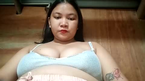 _milkytitsmomxx_ online show from April 4, 2026, 5:32 pm