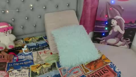 _mindy_moon online show from February 19, 2026, 12:01 pm