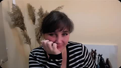 Snapshot of _miranda_sun chatting on December 12, 2024, 10:13 am Miranda online show from December 12, 2024, 10:13 am