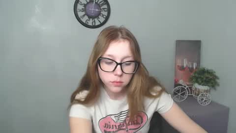 Snapshot of _miraterri_ chatting on February 24, 2025, 7:11 am Mira online show from February 24, 2025, 7:11 am