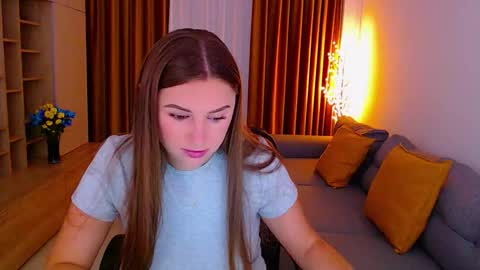 Mia online show from September 17, 2025, 4:58 am