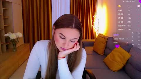 Mia online show from October 25, 2025, 8:00 am