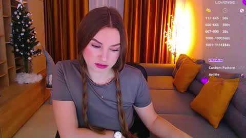 Mia online show from December 14, 2025, 7:25 am