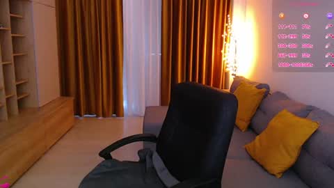 Mia online show from June 16, 2026, 5:54 am