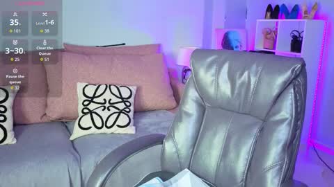 Snapshot of _miura_ chatting on November 23, 2025, 1:05 am MIURA online show from November 23, 2025, 1:05 am