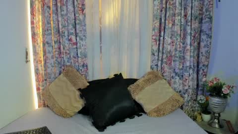 Snapshot of _mizuki chatting on December 18, 2024, 2:38 pm mizuki  online show from December 18, 2024, 2:38 pm