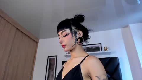 mizuki  online show from June 19, 2026, 1:59 pm