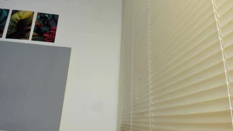 _molly_rosse_ online show from December 2, 2025, 12:10 pm