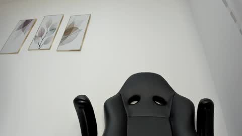 _molly_rosse_ online show from May 25, 2026, 11:49 am