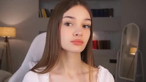 Snapshot of _moonlit_melody_ chatting on March 6, 2026, 4:58 pm Margo online show from March 6, 2026, 4:58 pm