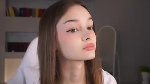 Snapshot of _moonlit_melody_ chatting on March 12, 2026, 4:57 pm Margo online show from March 12, 2026, 4:57 pm