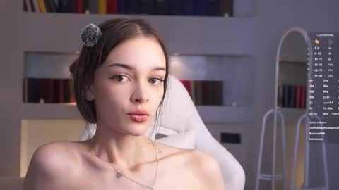 Snapshot of _moonlit_melody_ chatting on March 18, 2026, 6:16 am Margo online show from March 18, 2026, 6:16 am