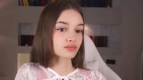 Snapshot of _moonlit_melody_ chatting on March 18, 2026, 7:17 pm Margo online show from March 18, 2026, 7:17 pm