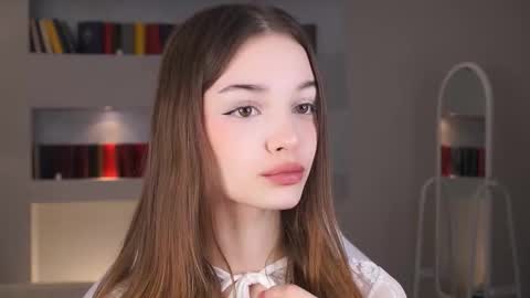 Snapshot of _moonlit_melody_ chatting on March 22, 2026, 7:17 pm Margo online show from March 22, 2026, 7:17 pm