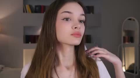 Snapshot of _moonlit_melody_ chatting on March 24, 2026, 6:35 pm Margo online show from March 24, 2026, 6:35 pm