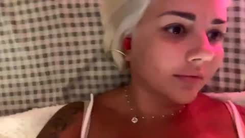 Snapshot of _morpho_ chatting on January 10, 2025, 10:39 am Francine Aisi Morpho - a genus of blue butterflies. online show from January 10, 2025, 10:39 am