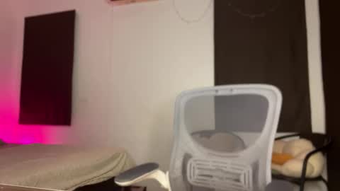 Snapshot of _morpho_ chatting on January 10, 2025, 1:41 pm Francine Aisi Morpho - a genus of blue butterflies. online show from January 10, 2025, 1:41 pm