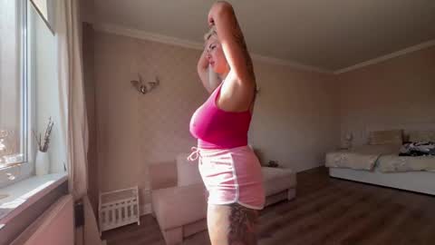 Snapshot of _morpho_ chatting on October 20, 2025, 10:05 am Francine Aisi Morpho - a genus of blue butterflies. online show from October 20, 2025, 10:05 am