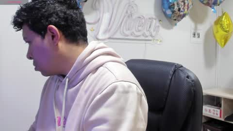 Panda  online show from April 1, 2026, 8:39 pm