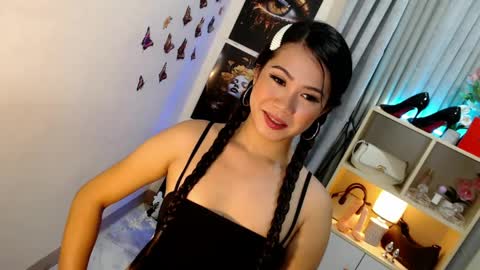 _mysticdoll_ online show from April 13, 2026, 11:43 pm