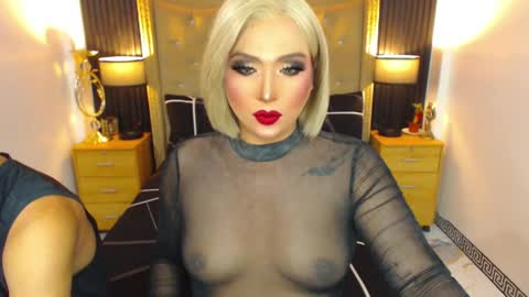_natashacooper_ online show from April 3, 2026, 9:46 pm