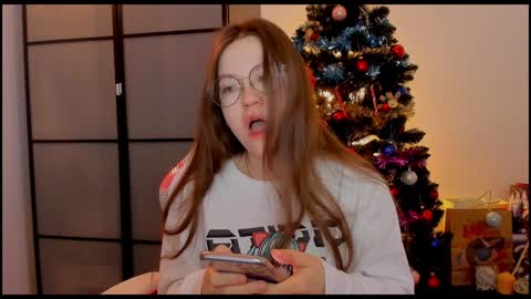 Mia with a big heart  online show from December 31, 2024, 5:11 am