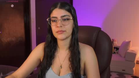 Snapshot of _niah chatting on May 29, 2026, 12:52 am NiniHelp me by giving my show a thumbs up online show from May 29, 2026, 12:52 am