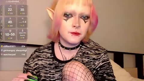 Snapshot of _nicole_meow_ chatting on November 22, 2025, 11:37 pm Nicole online show from November 22, 2025, 11:37 pm
